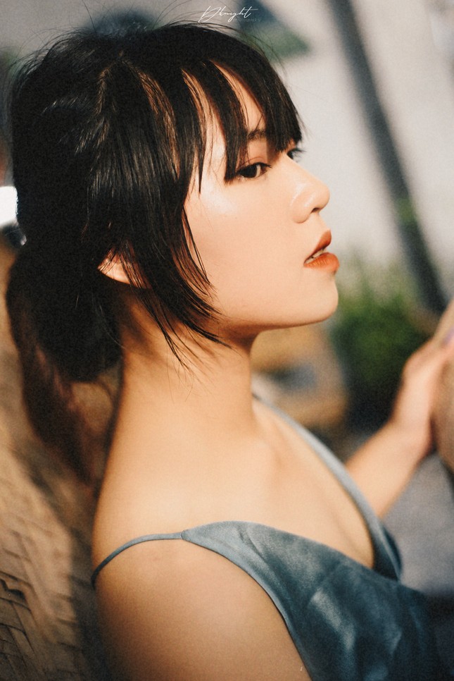 Hot Girl trường Đại học Lao động Xã hội nổi bật với vẻ đẹp lạ ảnh 11