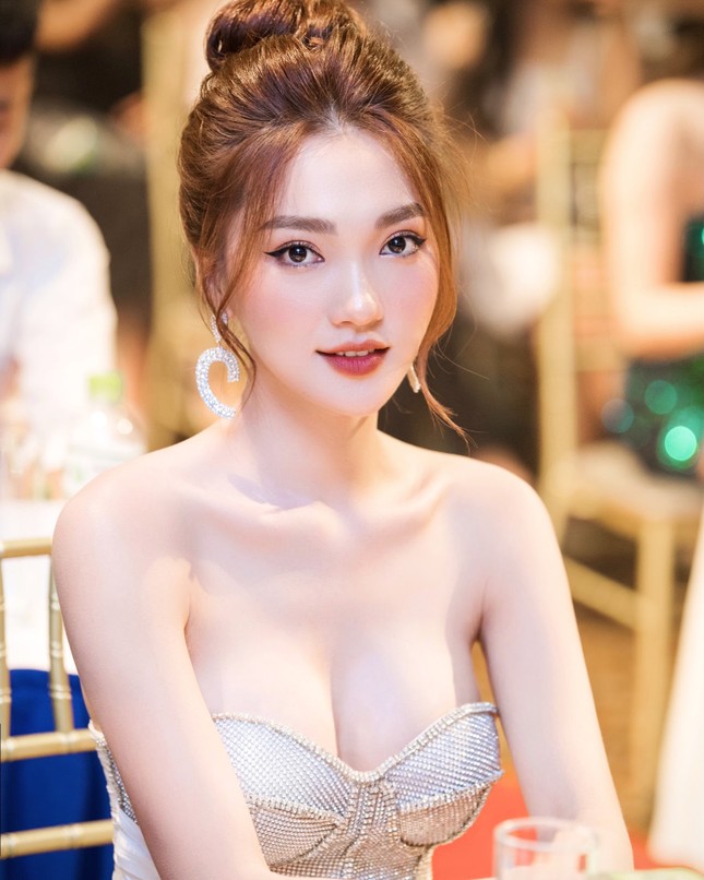 Á khôi Học viện Nông nghiệp Việt Nam trưởng thành từ các cuộc thi sắc đẹp ảnh 1