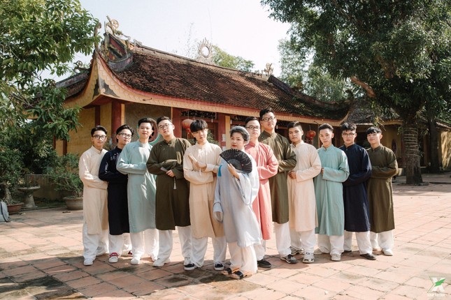 D2K61 Nguyễn Huệ: Ngược dòng thời gian với bộ ảnh kỷ yếu cổ phục Việt Nam ảnh 18
