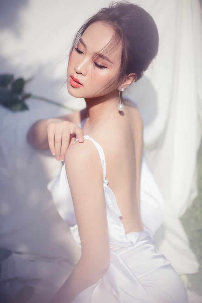 Hot girl Diệu Ngân “lột xác” trong bộ ảnh mới ảnh 4