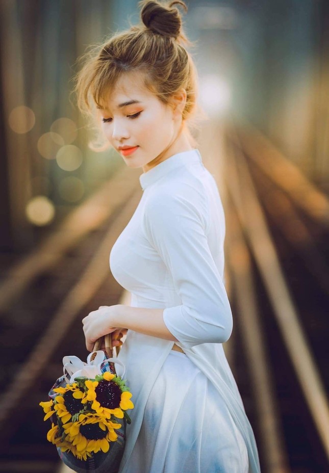 Nữ sinh giỏi xinh của Đại học Vinh có duyên với nước Lào ảnh 7