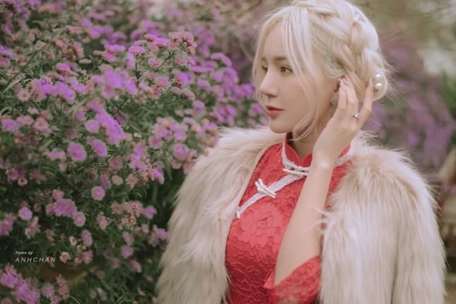 Hot girl Nghệ An có mái tóc bạch kim được mệnh danh “Thần tiên tỷ tỷ” phiên bản Việt mặc đồ gì đi chơi Tết? ảnh 4