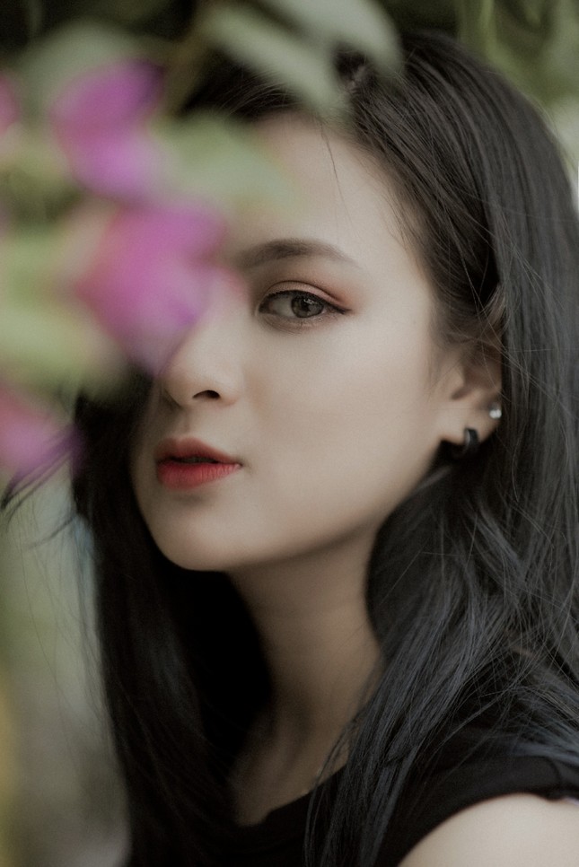 Hotgirl Chứng khoán “Dính độc toàn thân” ảnh 4
