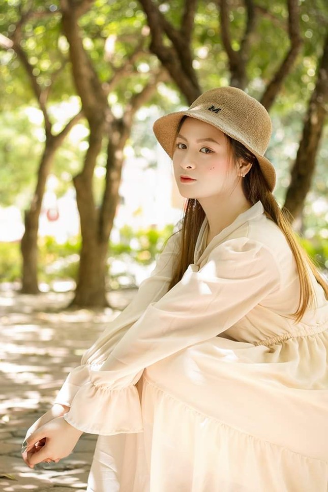 Hotgirl Chứng khoán “Dính độc toàn thân” ảnh 7