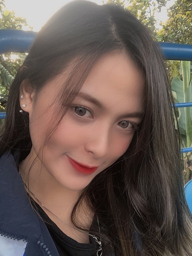 Hotgirl Chứng khoán “Dính độc toàn thân” ảnh 8