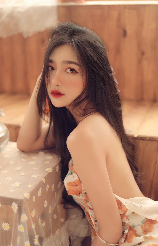 Ngỡ ngàng với nhan sắc tựa “sương mai” của cô nàng Makeup Artist ảnh 2