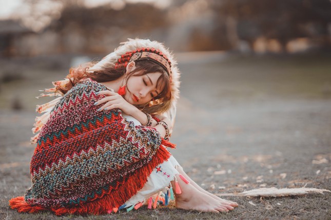 Hồn nhiên và phóng khoáng, cô gái 19 tuổi gây ấn tượng với bộ ảnh Bohemian ảnh 7