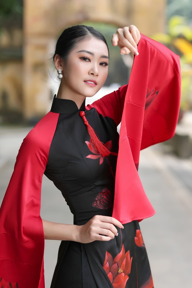 Cô thủ khoa mê hát vì cộng đồng ảnh 1