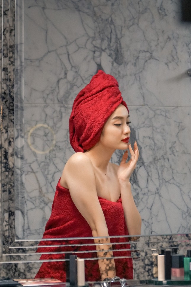 Lần đầu đóng cảnh nóng trong “Gái già lắm chiêu”, Kaity Nguyễn táo bạo đến mức khiến khán giả đỏ mặt ảnh 1
