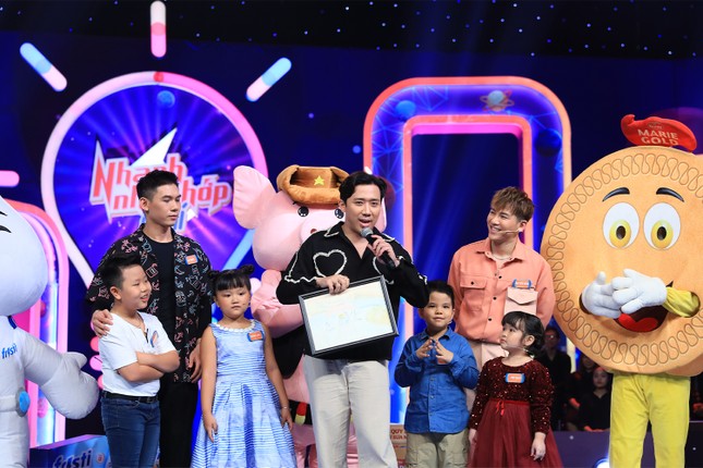 “Cà khịa” biết bao nhiêu người, vậy mà Trấn Thành chỉ biết “câm nín” vì một cậu bé 7 tuổi ảnh 7