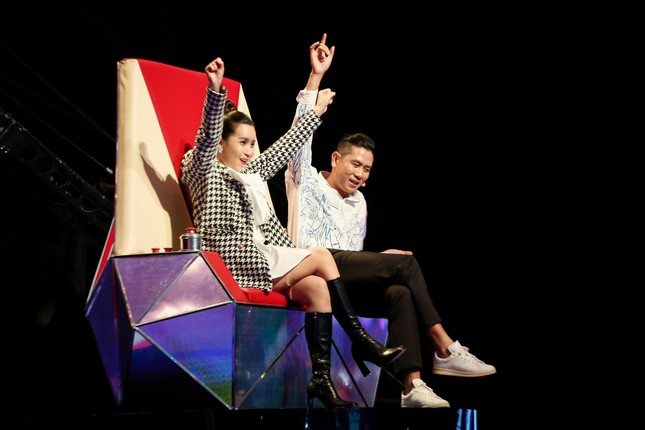 Big Daddy - Emily tung quà “khủng” nhưng nhận kết đắng ở tập đầu “Giọng hát Việt nhí“ ảnh 3
