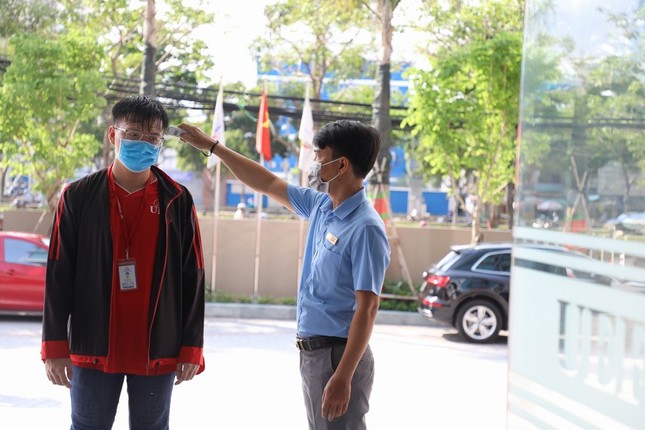 Sinh viên hào hứng trở lại giảng đường ảnh 3
