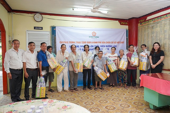 Tập đoàn Hưng Thịnh mang yêu thương đến Viện Dưỡng lão nghệ sĩ và Chùa Nghệ sĩ TPHCM ảnh 4