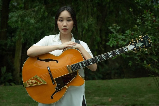 Con gái thứ hai của diva Mỹ Linh nối nghiệp mẹ, ra mắt ca khúc tự sáng tác ảnh 1