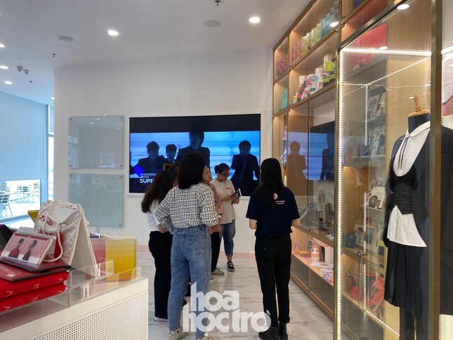 HOT: SMTOWN chính thức có mặt tại Việt Nam với nhiều khu vực “sống ảo” dành cho fan K-Pop ảnh 9