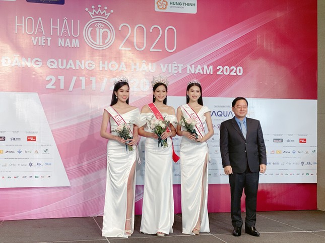 Top 3 Hoa Hậu Việt Nam 2020 lần đầu xuất hiện sau đăng quang, sẵn sàng giao lưu trực tuyến ảnh 2
