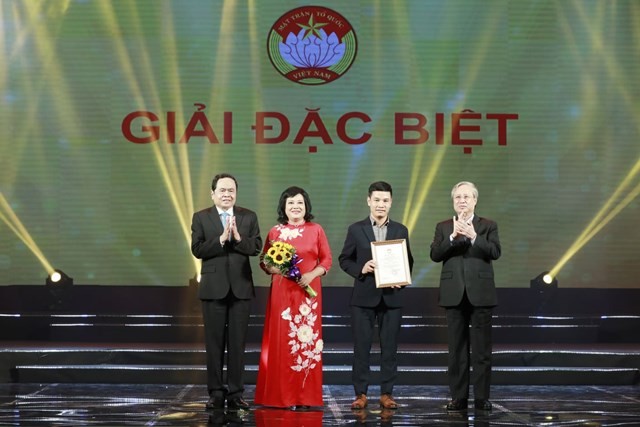 Trao 81 giải thưởng báo chí 'Vì sự nghiệp đại đoàn kết toàn dân tộc' ảnh 1