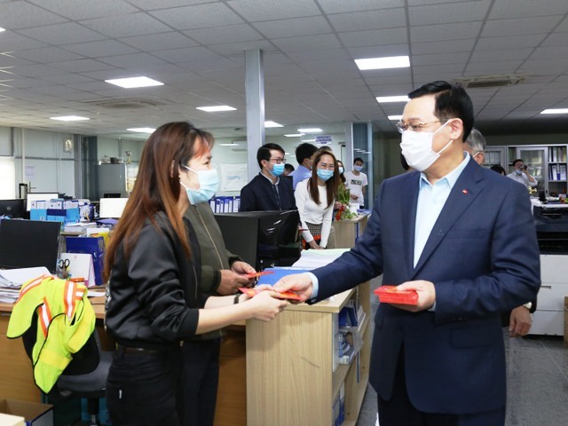 Thăm nhà máy nước thải Yên Xá, Bí thư Hà Nội yêu cầu 'chỉ bàn tiến, không bàn lùi' ảnh 3