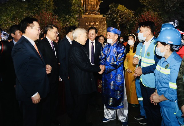 Tổng Bí thư, Chủ tịch nước chúc Tết người dân Thủ đô ảnh 4
