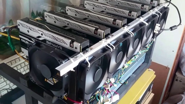 Thêm hàng ngàn máy đào Bitcoin nhập về TPHCM ảnh 1