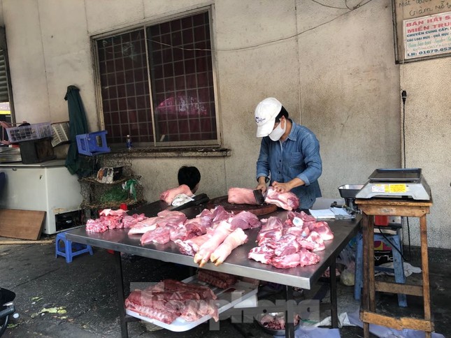 Heo nhập khẩu giá rẻ vẫn 'ế' ảnh 3