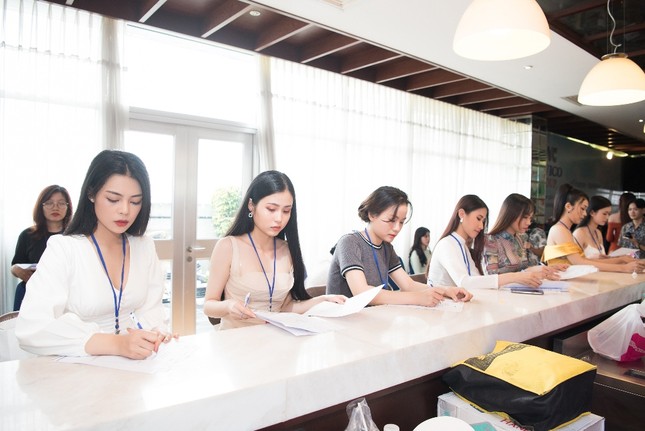 Trưởng BGK Hoa hậu Việt Nam 2020 nói gì sau nửa ngày vòng sơ khảo phía Nam? ảnh 2