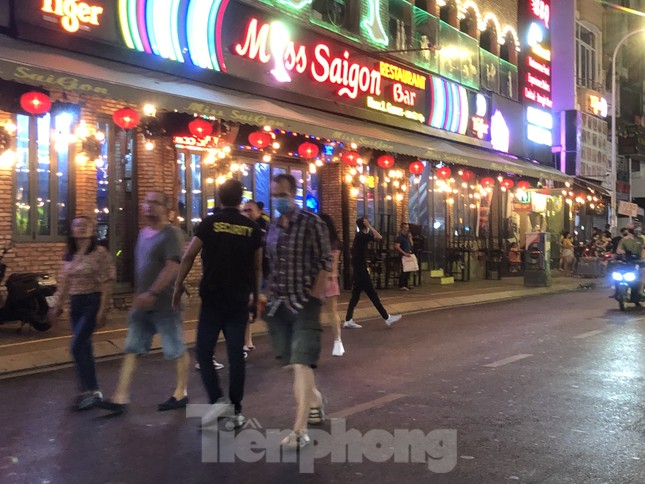 TPHCM tạm dừng vũ trường, quán bar, karaoke từ ngày 9/2 ảnh 1