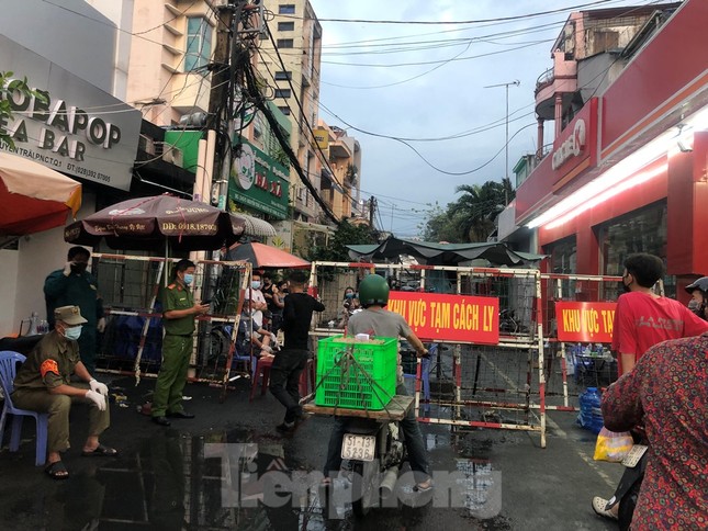 CDC Thành phố Hồ Chí Minh thông báo kết quả 1.600 mẫu xét nghiệm SARS-CoV-2 ở khu Mả Lạng ảnh 1