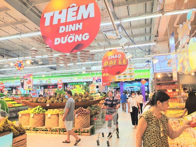 Trước lễ Quốc khánh, siêu thị tung khuyến mãi 'khủng': Trứng gà, cá hồi... dự báo 'cháy hàng'