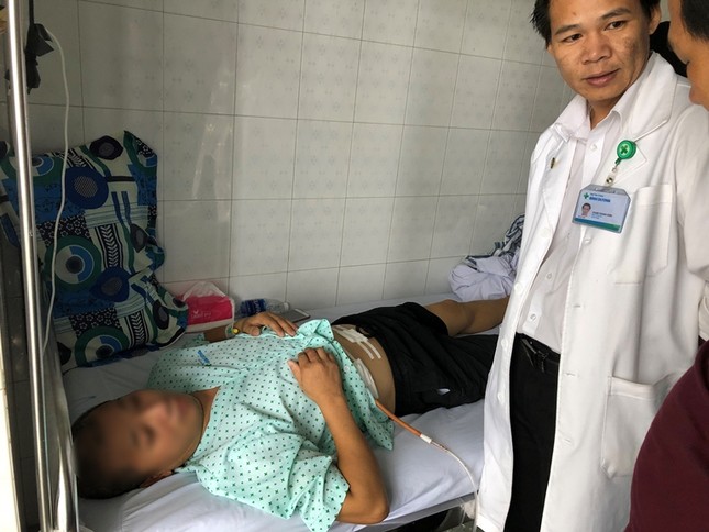 Người đàn ông có túi mật chứa tới gần 50 viên sỏi ảnh 2
