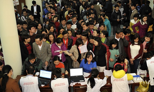 Người dân Hà Nam vượt mưa rét đi hiến máu ảnh 1