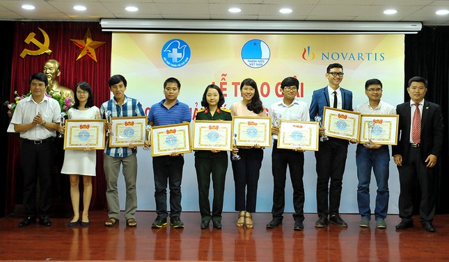 Trao giải thưởng cuộc thi Giải pháp sáng tạo y tế cộng đồng 2016 ảnh 4