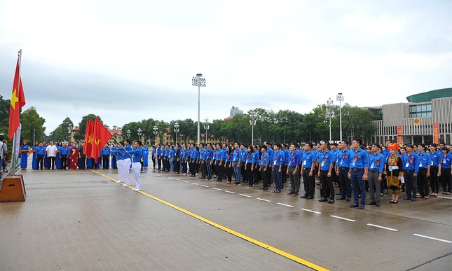 445 đại biểu Thanh niên tiên tiến báo công dâng Bác ảnh 1