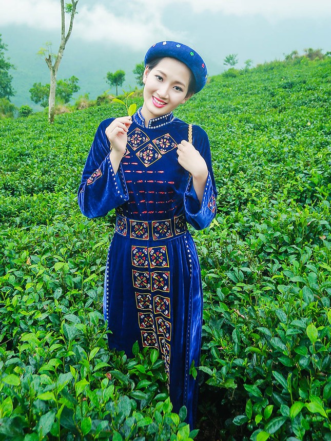 Thí sinh iMiss Thăng Long rạng rỡ sắc áo dân tộc bên đồi chè ảnh 21