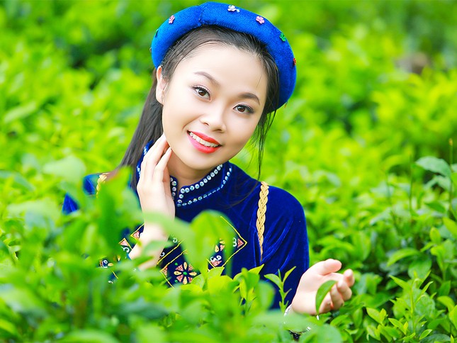 Thí sinh iMiss Thăng Long rạng rỡ sắc áo dân tộc bên đồi chè ảnh 10