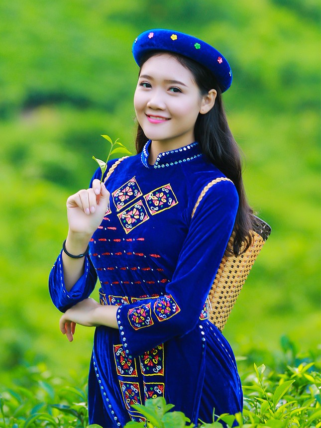 Thí sinh iMiss Thăng Long rạng rỡ sắc áo dân tộc bên đồi chè ảnh 20