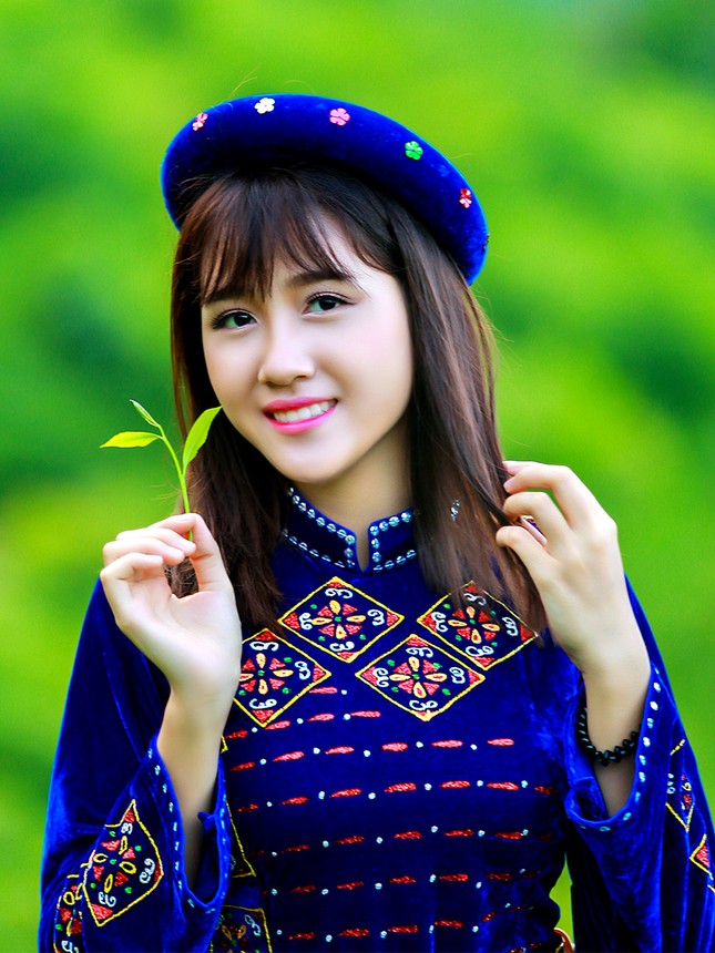 Thí sinh iMiss Thăng Long rạng rỡ sắc áo dân tộc bên đồi chè ảnh 12