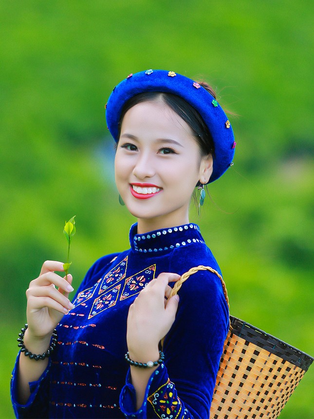 Thí sinh iMiss Thăng Long rạng rỡ sắc áo dân tộc bên đồi chè ảnh 13