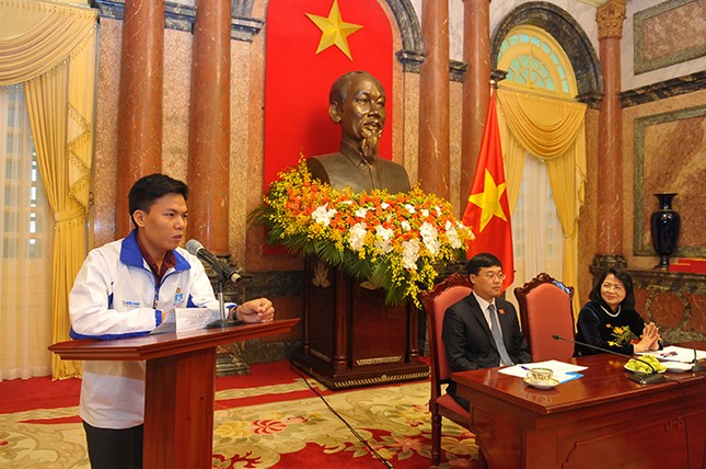 Xúc động nghe lời chia sẻ của 42 giáo viên bám đảo gieo chữ ảnh 3