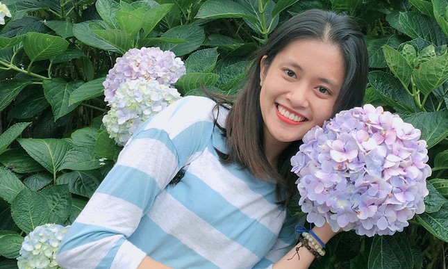 Nét đẹp tinh khôi của nữ sinh tình nguyện viên APEC năng động ảnh 4