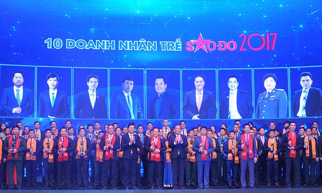 Trao giải thưởng Sao Đỏ - 100 Doanh nhân trẻ tiêu biểu 2017 ảnh 4