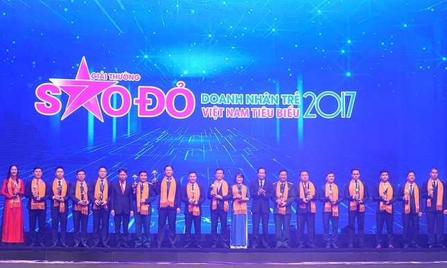 Trao giải thưởng Sao Đỏ - 100 Doanh nhân trẻ tiêu biểu 2017 ảnh 5