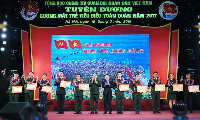 Vinh danh 22 Gương mặt trẻ tiêu biểu, triển vọng toàn quân 2017 ảnh 8