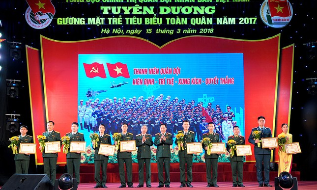 Vinh danh 22 Gương mặt trẻ tiêu biểu, triển vọng toàn quân 2017 ảnh 7