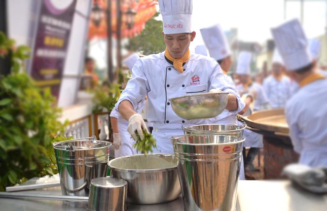 Việt Nam có kỷ lục bánh xèo khổng lồ ảnh 3