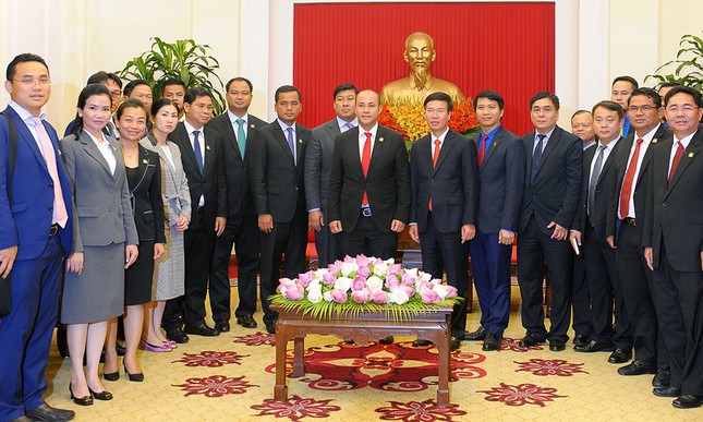 Trưởng Ban Tuyên giáo Trung ương tiếp đoàn đại biểu Hội LHTN Campuchia ảnh 3