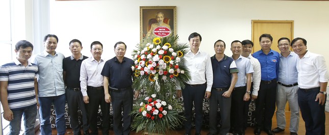 Ban Bí thư T.Ư Đoàn chúc mừng 21/6 báo Tiền Phong ảnh 1