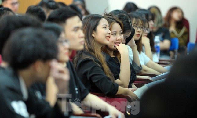 Bình đẳng giới để mọi người xích lại gần nhau, không phải thành 'chiến binh' ảnh 4
