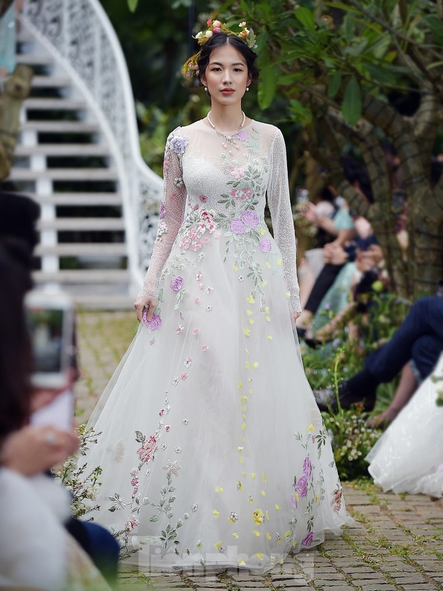 Chủ hiệu thời trang 9X làm người mẫu ảnh 3