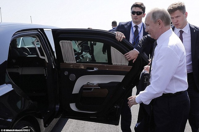 Siêu xe bọc thép gần 7.000 tỷ đồng của tổng thống Putin có gì lạ? ảnh 3